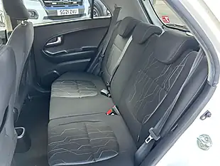 Used 2017 Kia Picanto Se White - Interior and Exterior details 14