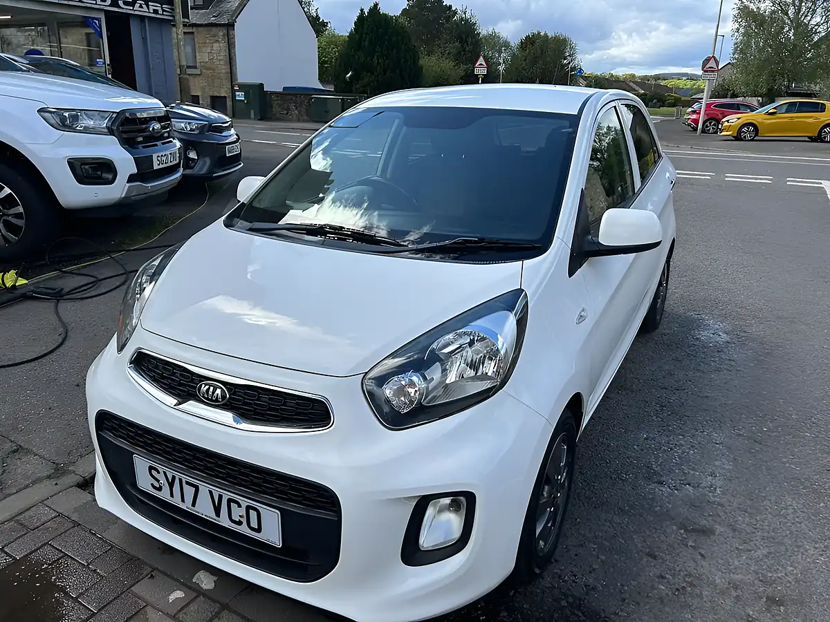 Used 2017 Kia Picanto Se White - Interior and Exterior details 2