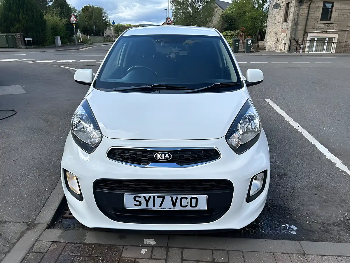 Used 2017 Kia Picanto Se White - Interior and Exterior details 6