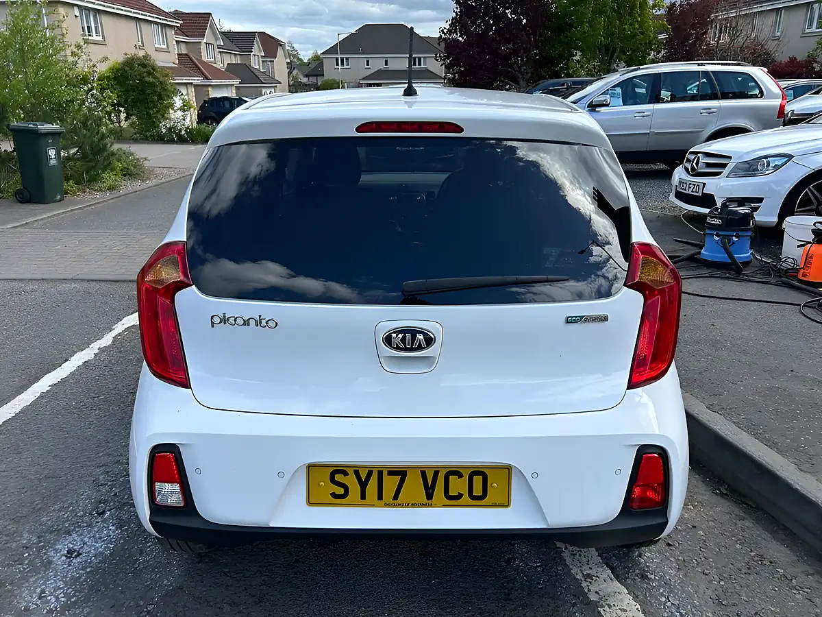 Used 2017 Kia Picanto Se White - Interior and Exterior details 7