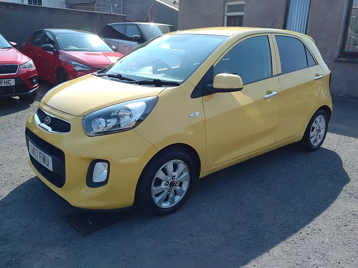 Used 2017 Kia Picanto Se Yellow - Front View