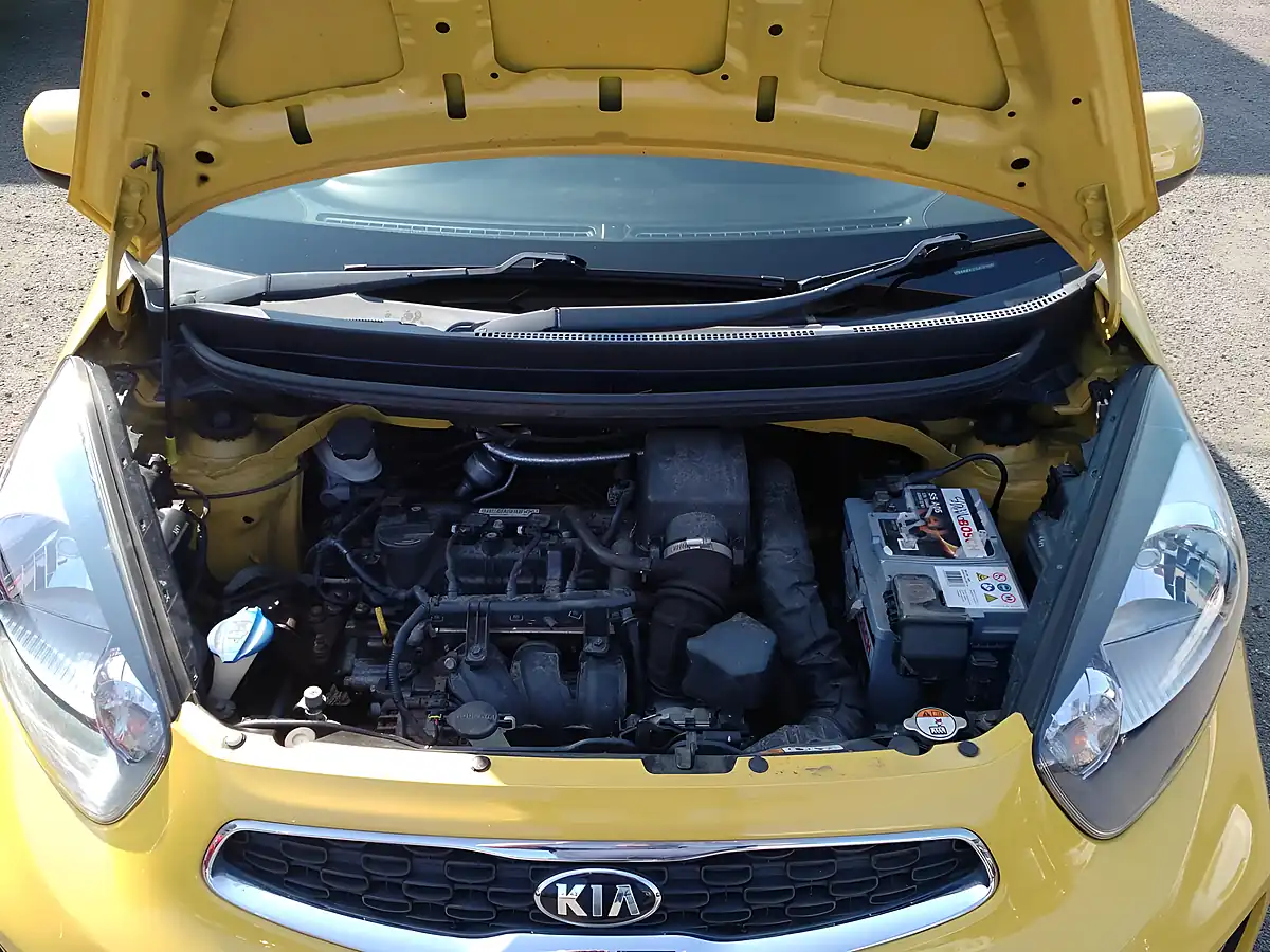 Used 2017 Kia Picanto Se Yellow - Interior and Exterior details 14