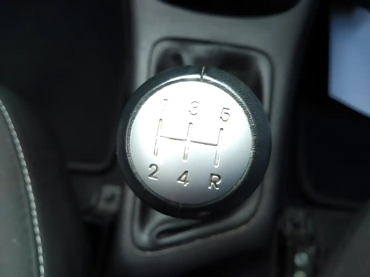 Used 2017 Kia Picanto Se Yellow - Interior and Exterior details 18