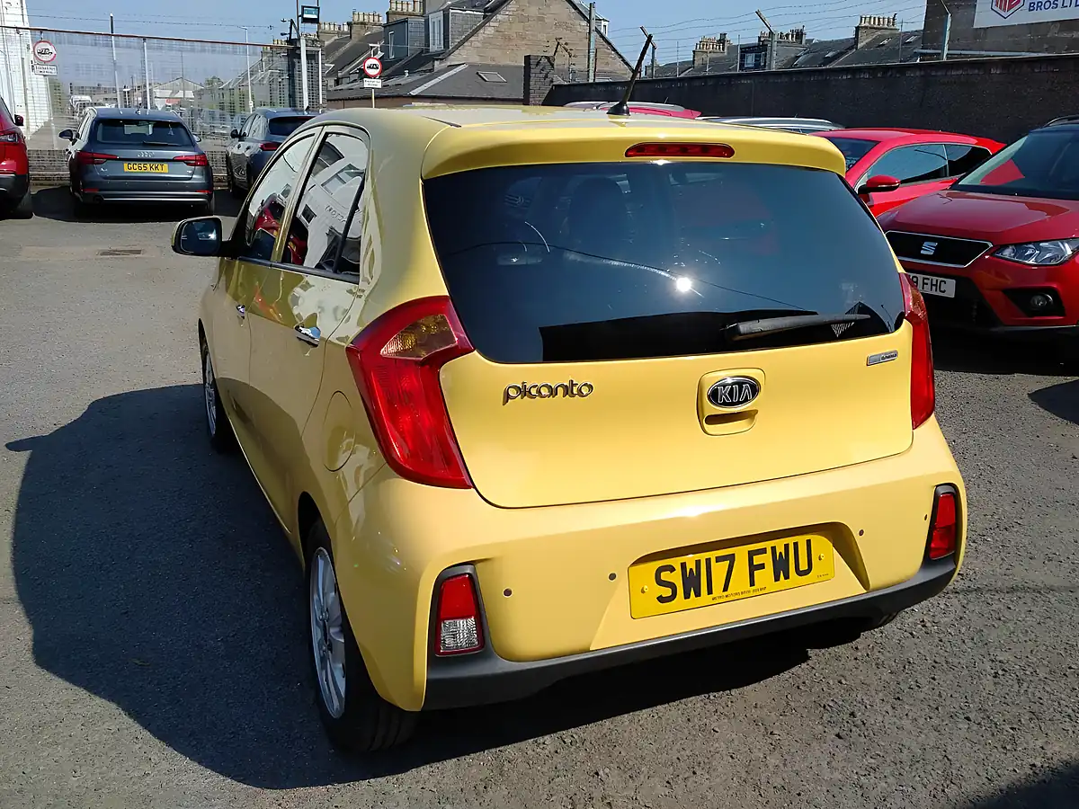 Used 2017 Kia Picanto Se Yellow - Interior and Exterior details 4