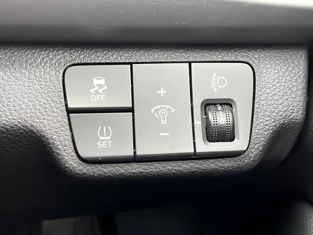 Used 2017 Kia Rio 1 White - Interior and Exterior details 19