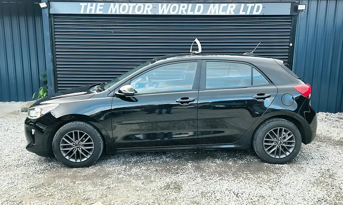 Used 2017 Kia Rio 2 Black - Interior and Exterior details 8