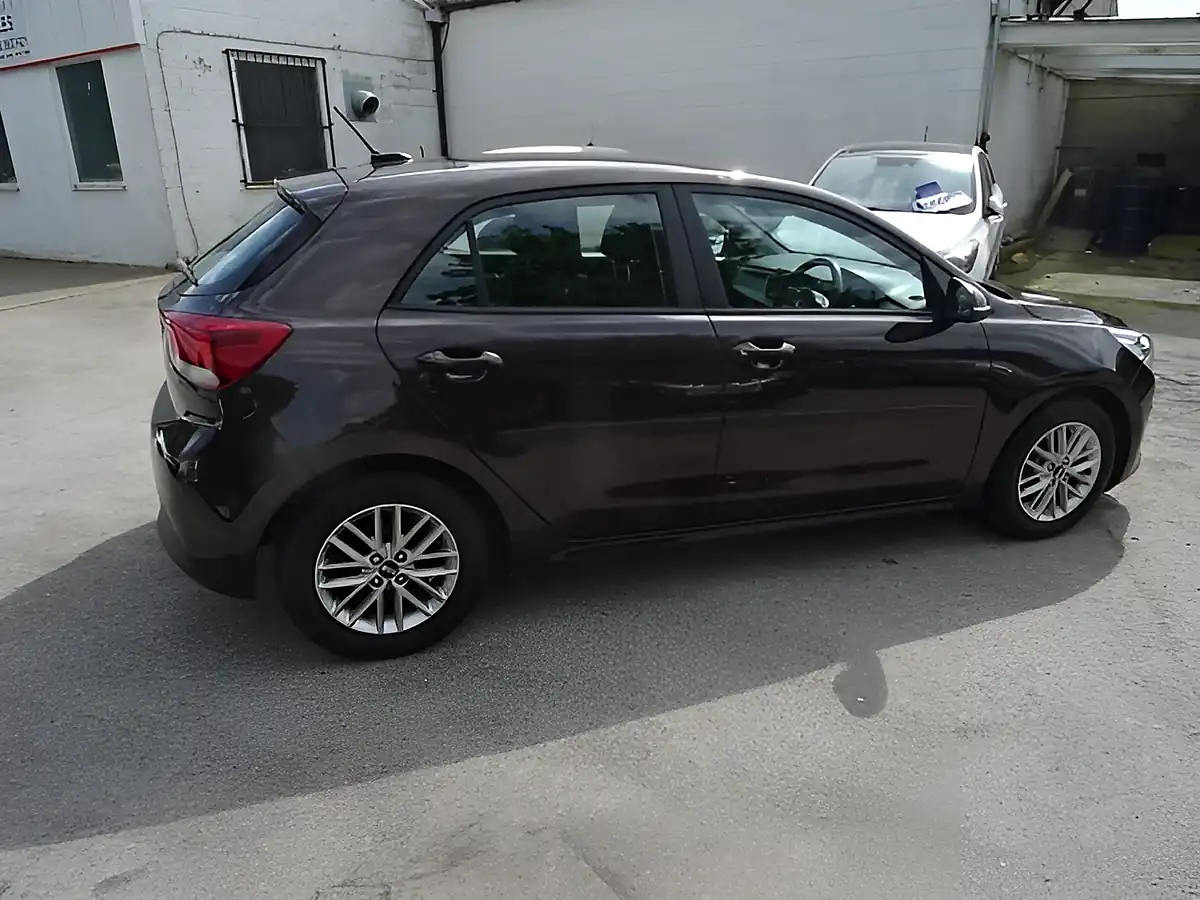 Used 2017 Kia Rio 2 Brown - Interior and Exterior details 14