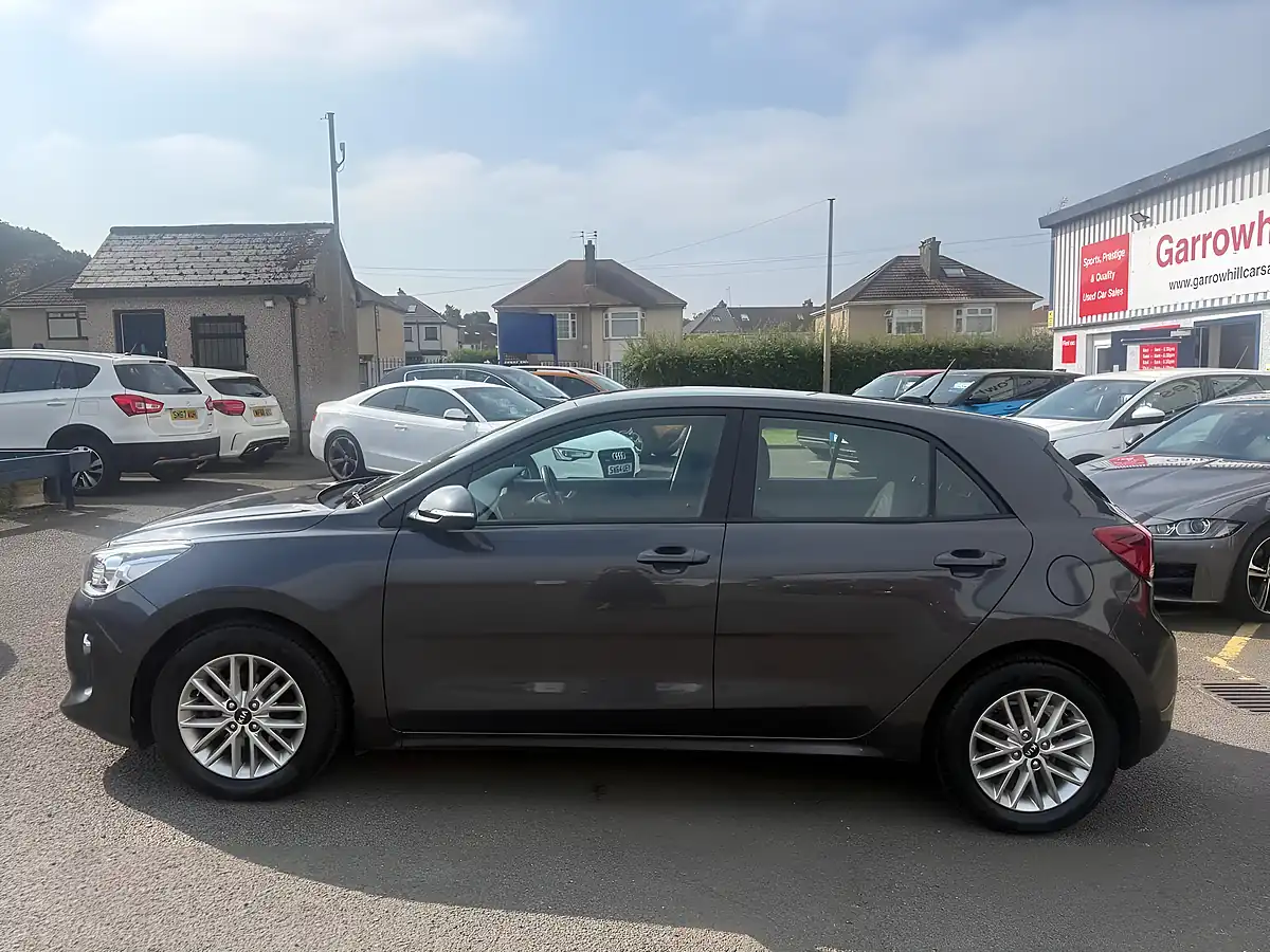 Used 2017 Kia Rio 2 Grey - Interior and Exterior details 7