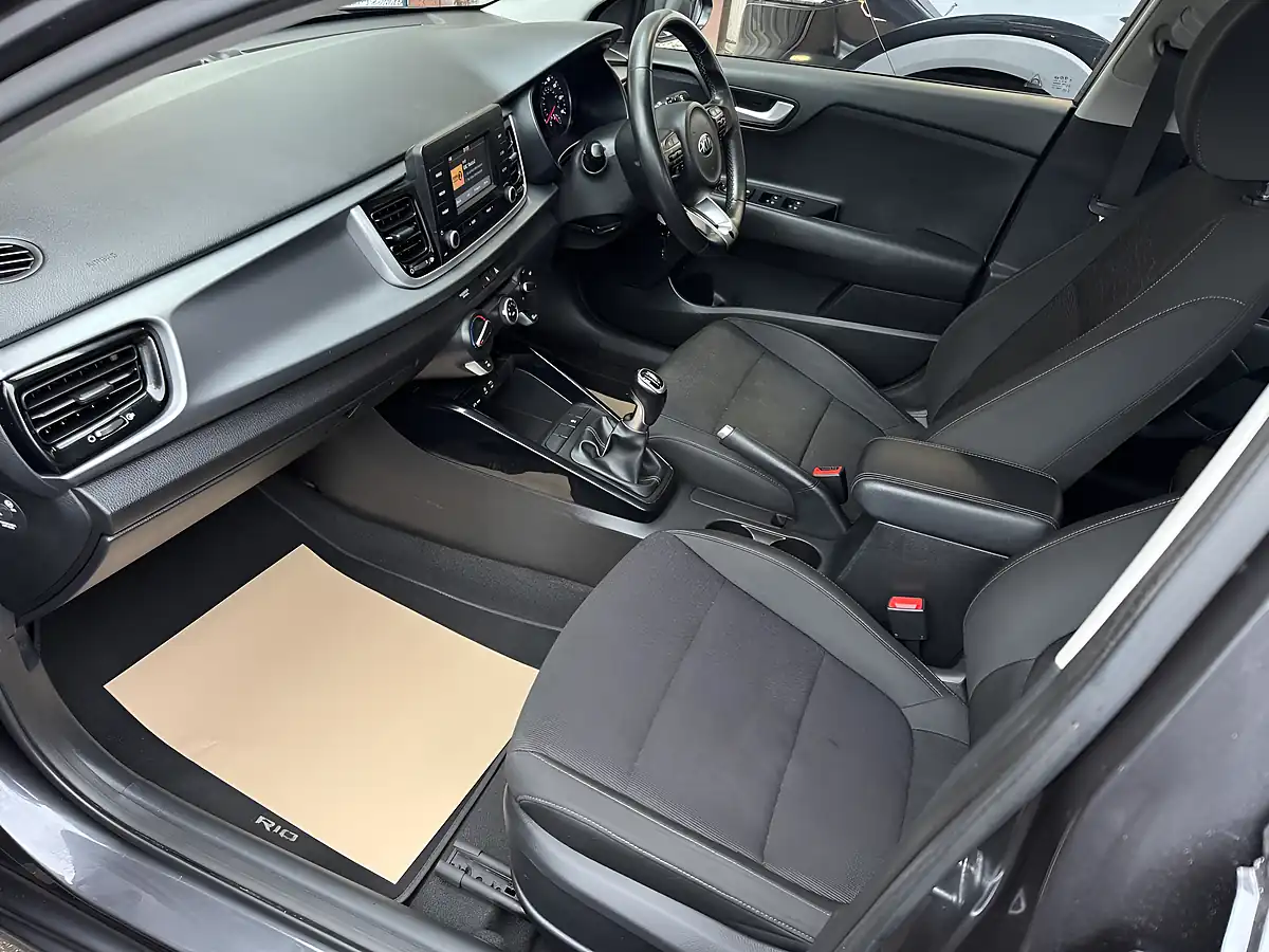 Used 2017 Kia Rio 2 Grey - Interior and Exterior details 10
