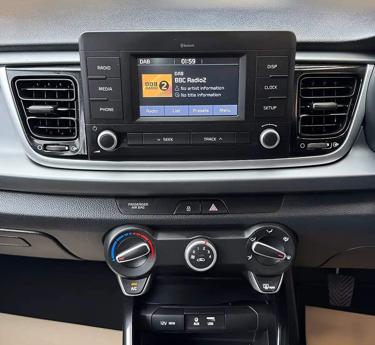 Used 2017 Kia Rio 2 Grey - Interior and Exterior details 15
