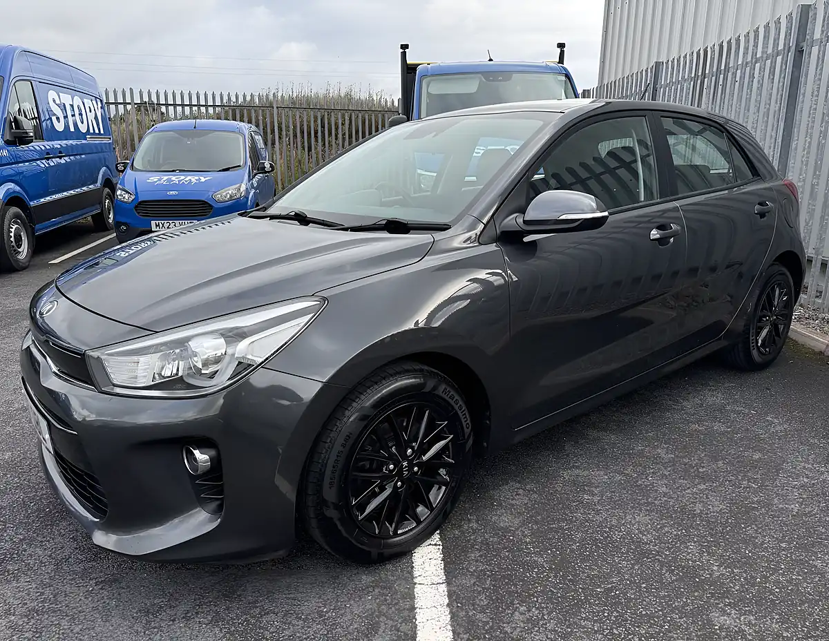 Used 2017 Kia Rio 2 Grey - Interior and Exterior details 2