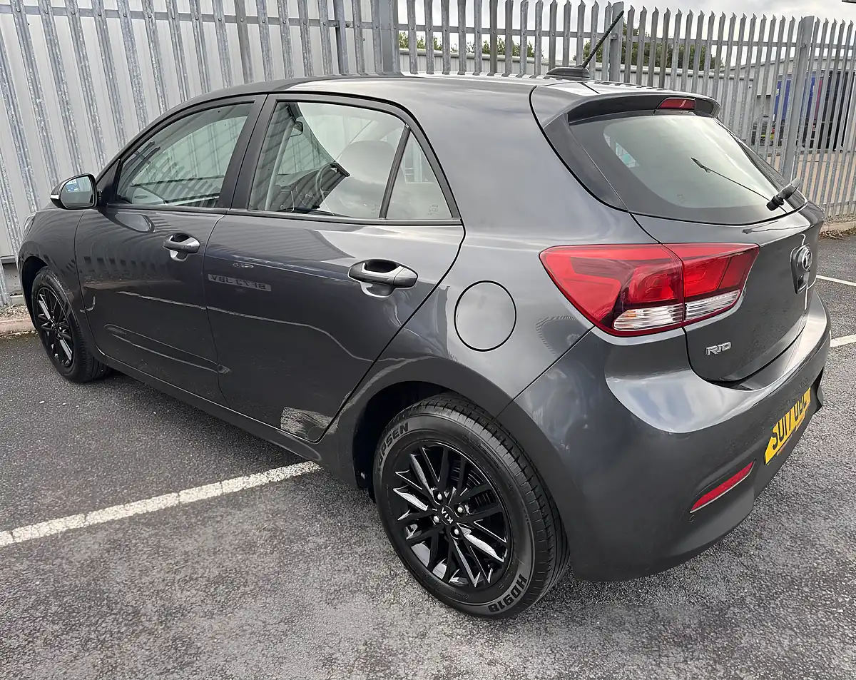 Used 2017 Kia Rio 2 Grey - Interior and Exterior details 4