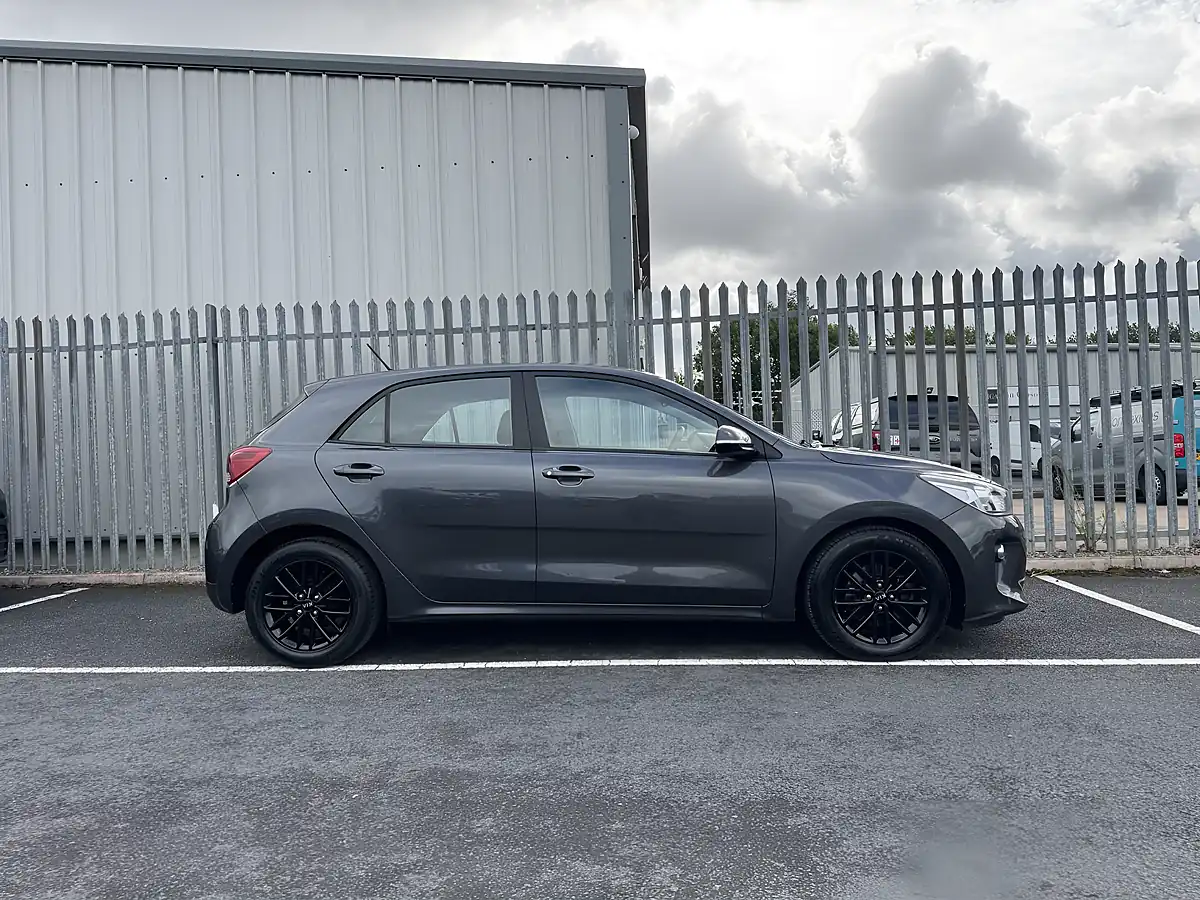 Used 2017 Kia Rio 2 Grey - Interior and Exterior details 7