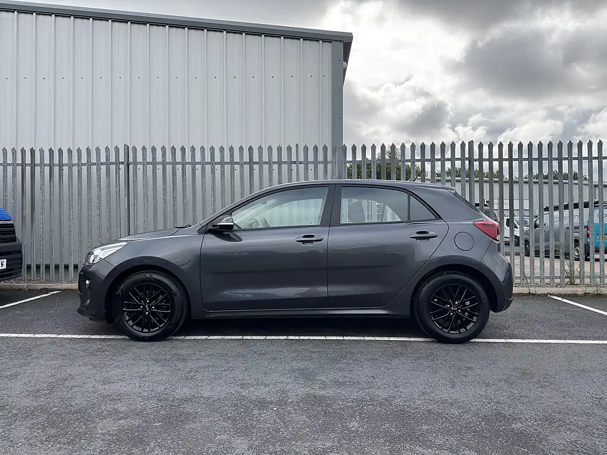 Used 2017 Kia Rio 2 Grey - Interior and Exterior details 8