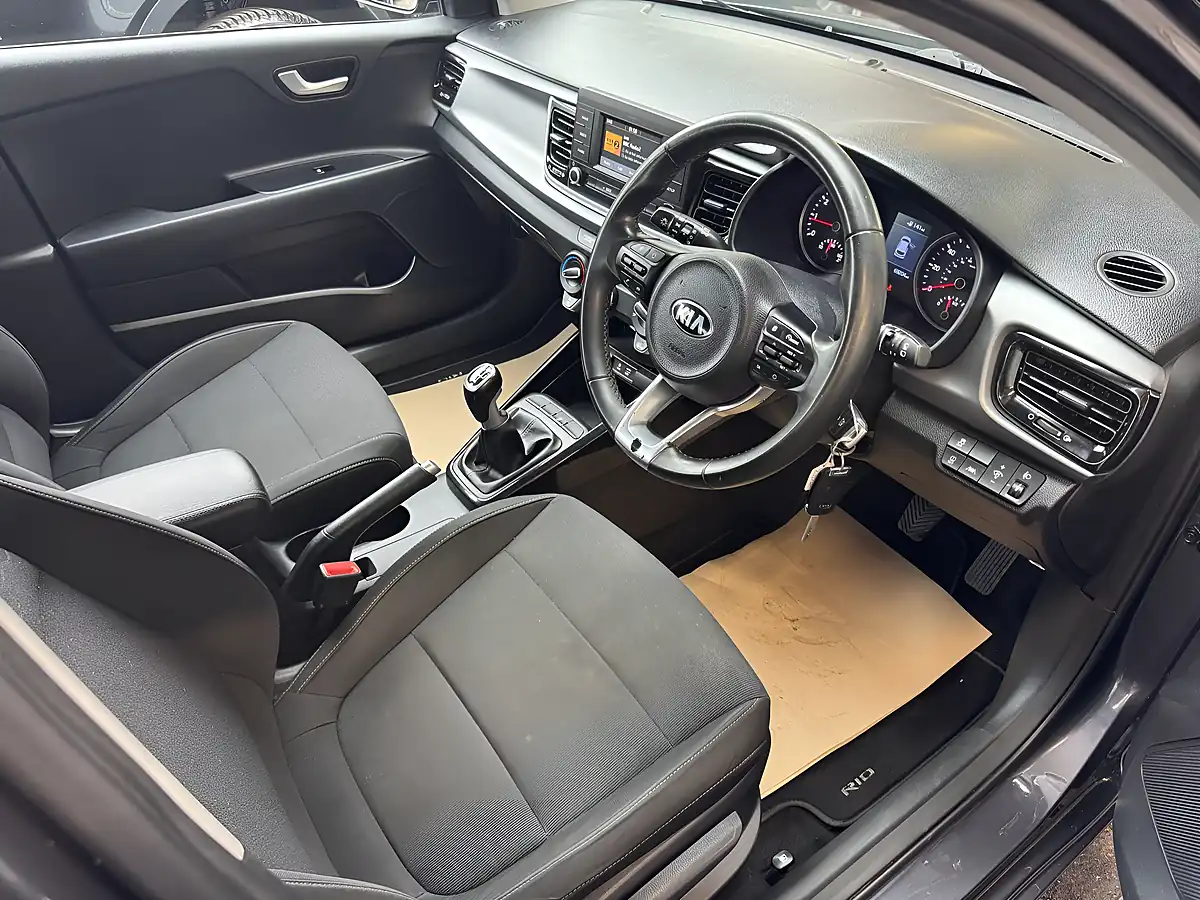 Used 2017 Kia Rio 2 Grey - Interior and Exterior details 9