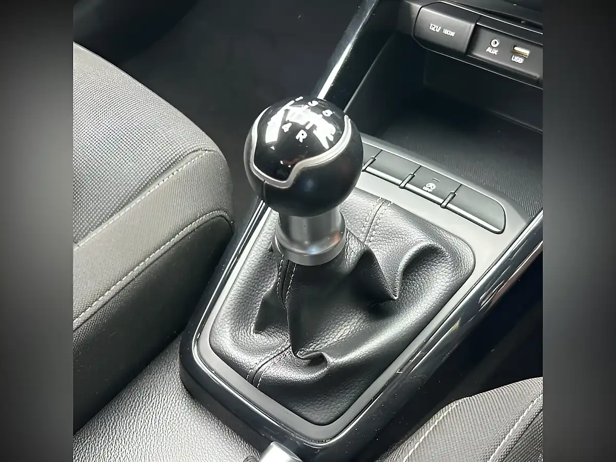 Used 2017 Kia Rio 2 Red - Interior and Exterior details 19