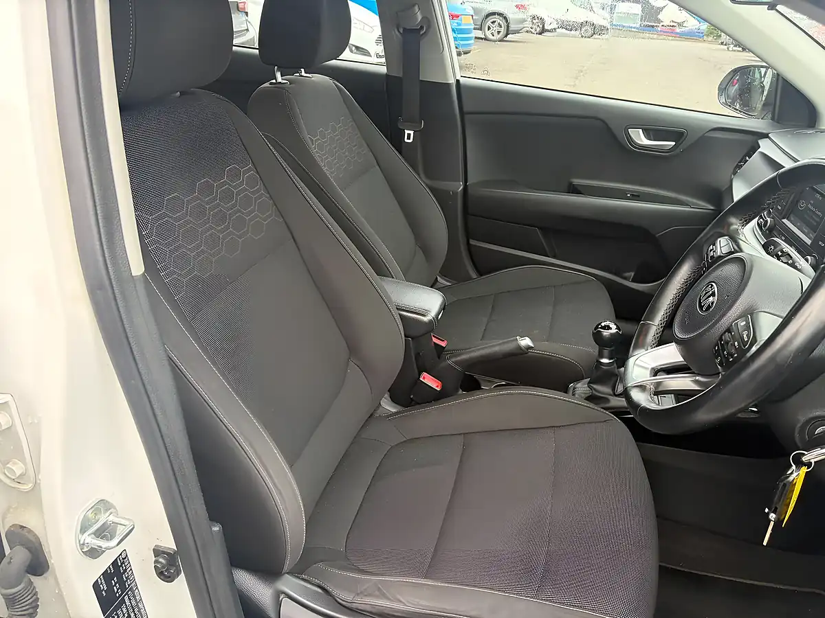 Used 2017 Kia Rio 2 White - Interior and Exterior details 11