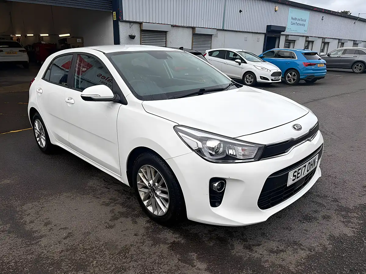 Used 2017 Kia Rio 2 White - Interior and Exterior details 3