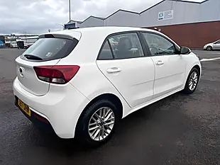 Used 2017 Kia Rio 2 White - Interior and Exterior details 5