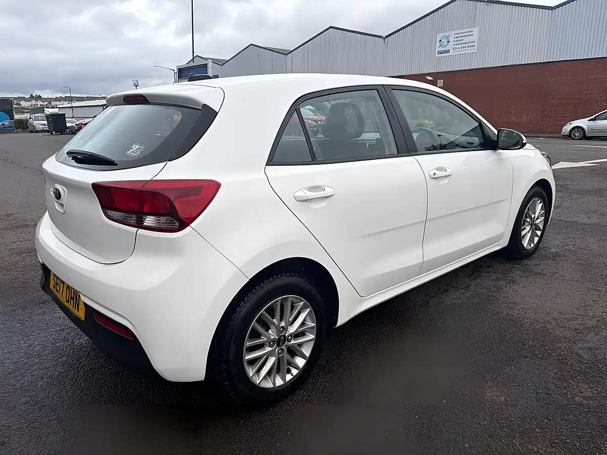 Used 2017 Kia Rio 2 White - Interior and Exterior details 5