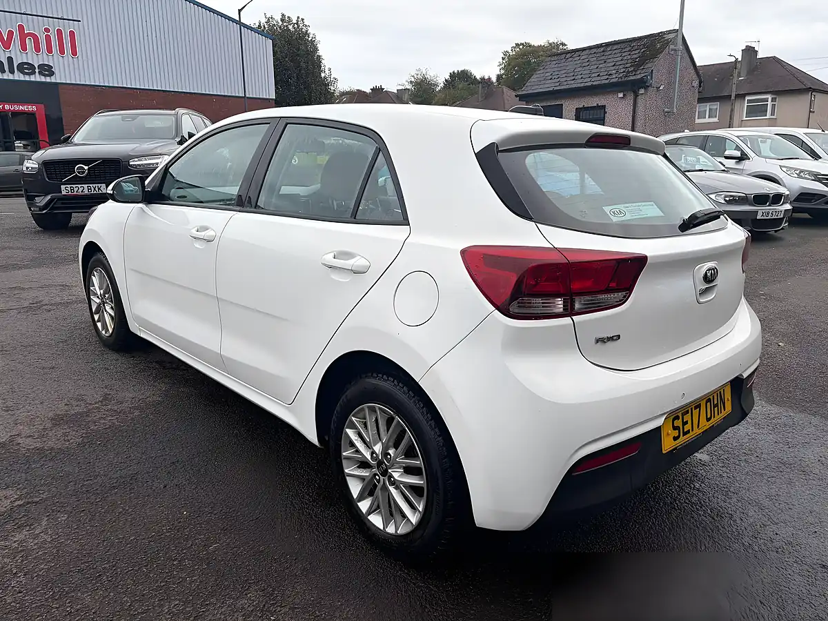 Used 2017 Kia Rio 2 White - Interior and Exterior details 8