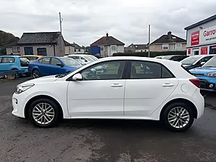 Used 2017 Kia Rio 2 White - Interior and Exterior details 9