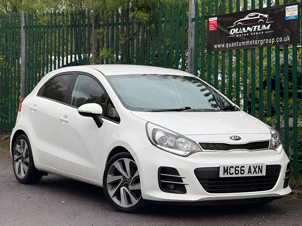 Used 2017 Kia Rio 3 White - Front View