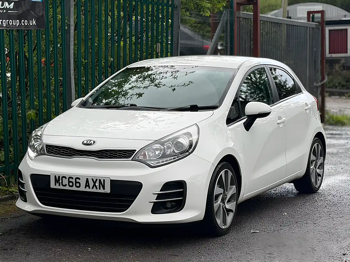 Used 2017 Kia Rio 3 White - Interior and Exterior details 13