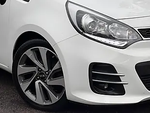 Used 2017 Kia Rio 3 White - Interior and Exterior details 4