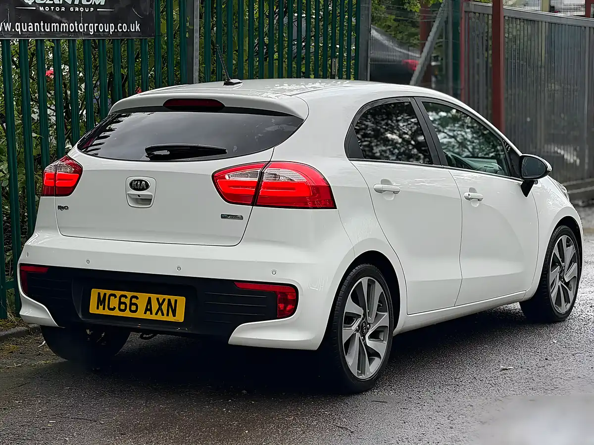 Used 2017 Kia Rio 3 White - Interior and Exterior details 8