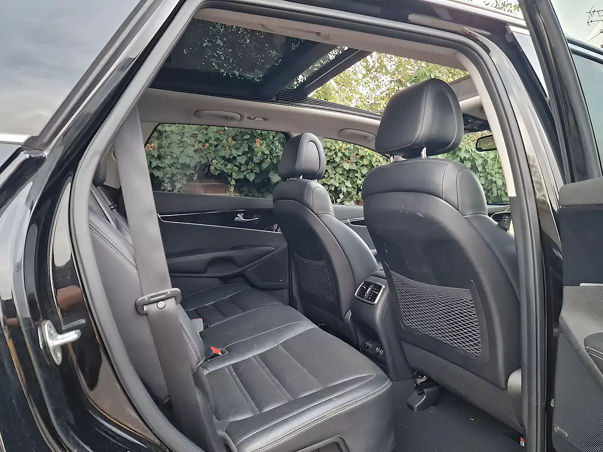 Used 2017 Kia Sorento KX-3 Black - Interior and Exterior details 12