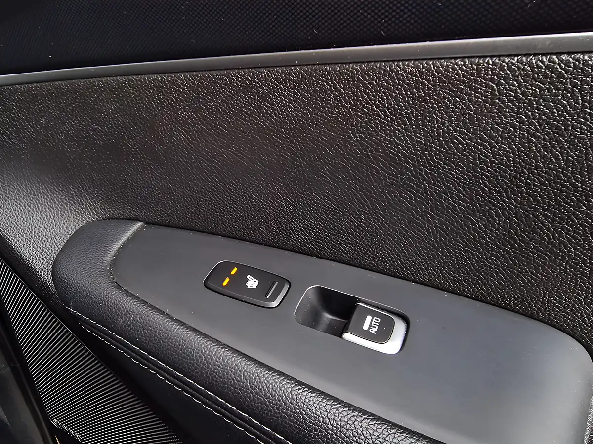 Used 2017 Kia Sorento KX-3 Black - Interior and Exterior details 13