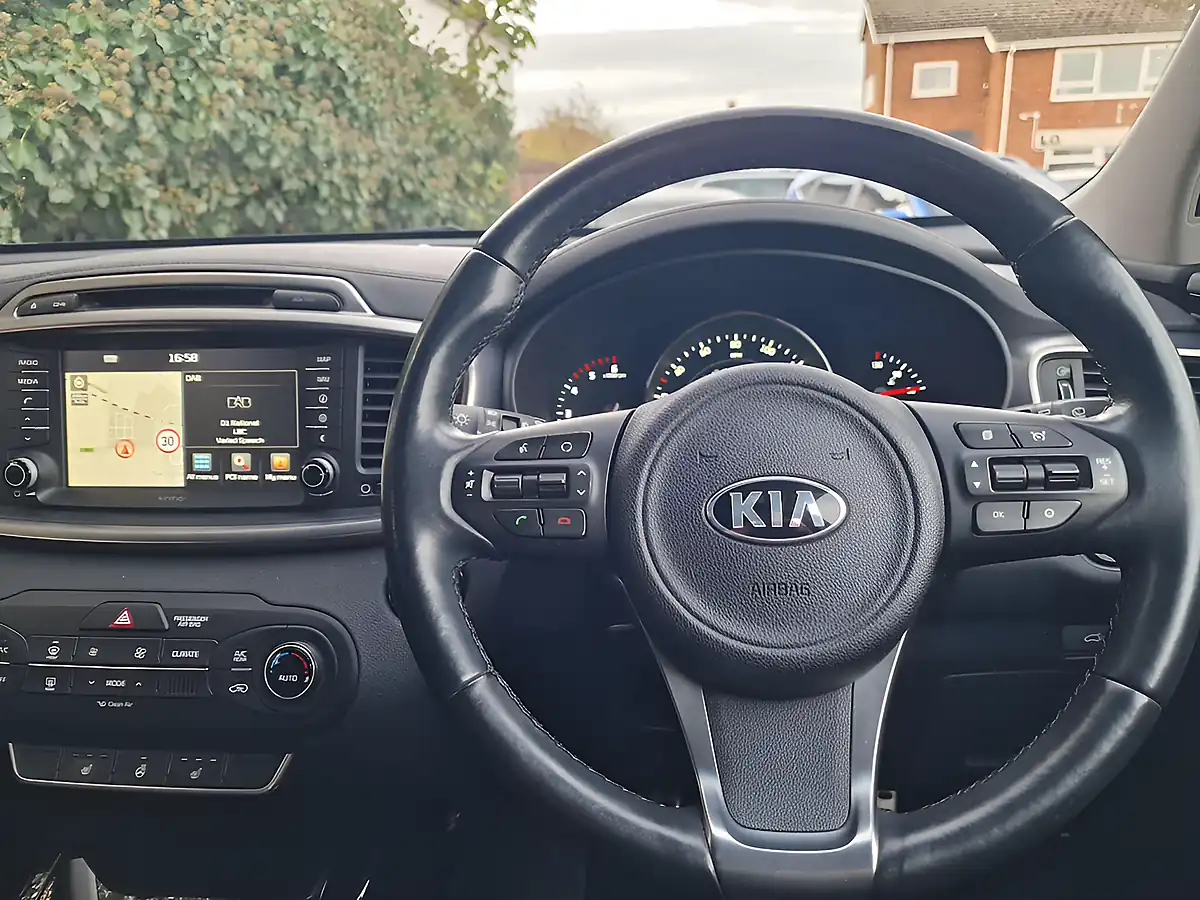 Used 2017 Kia Sorento KX-3 Black - Interior and Exterior details 15