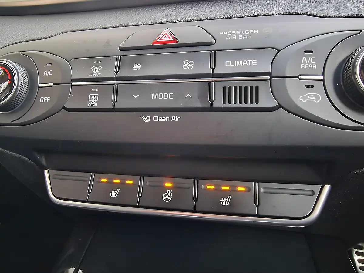 Used 2017 Kia Sorento KX-3 Black - Interior and Exterior details 16