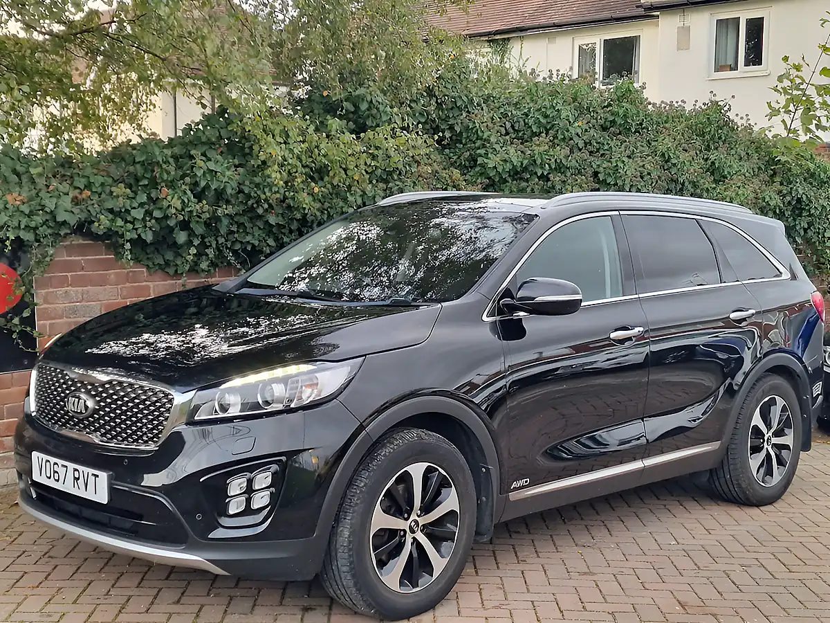 Used 2017 Kia Sorento KX-3 Black - Interior and Exterior details 5