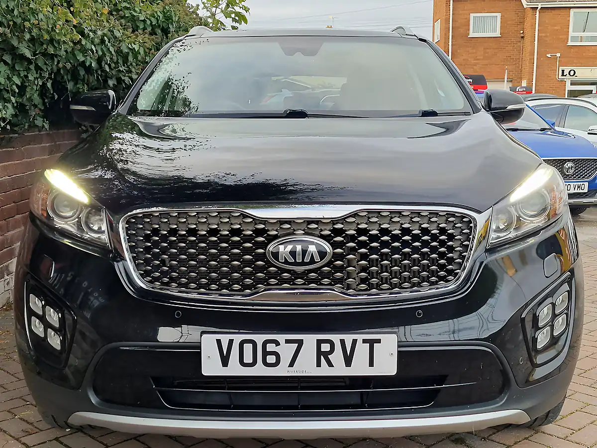 Used 2017 Kia Sorento KX-3 Black - Interior and Exterior details 6