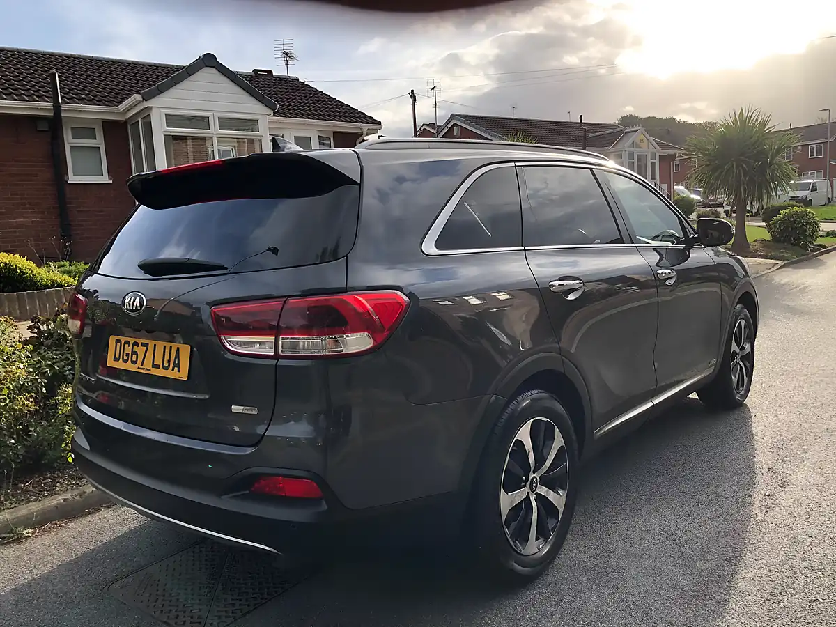 Used 2017 Kia Sorento KX-3 Grey - Interior and Exterior details 10