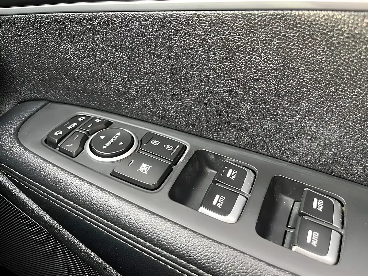 Used 2017 Kia Sorento KX-3 Grey - Interior and Exterior details 15