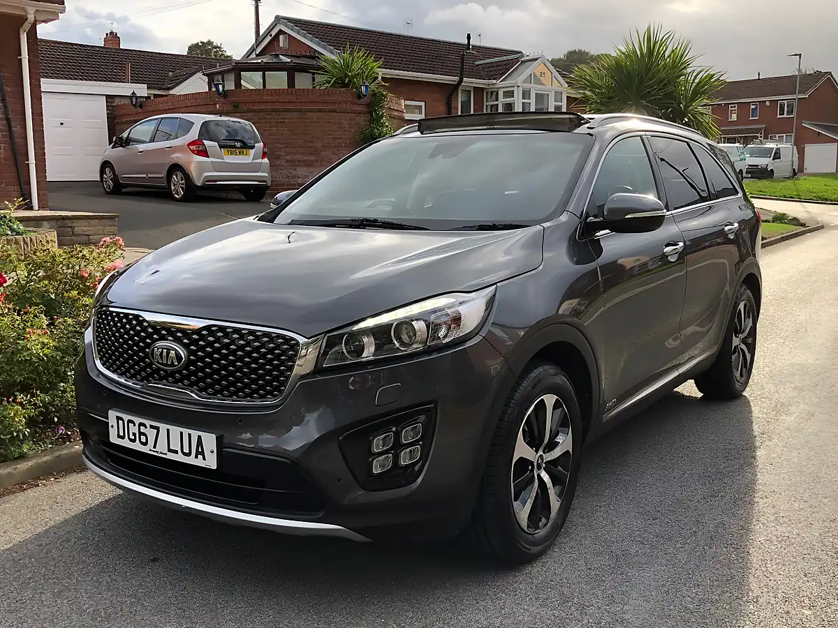 Used 2017 Kia Sorento KX-3 Grey - Interior and Exterior details 3