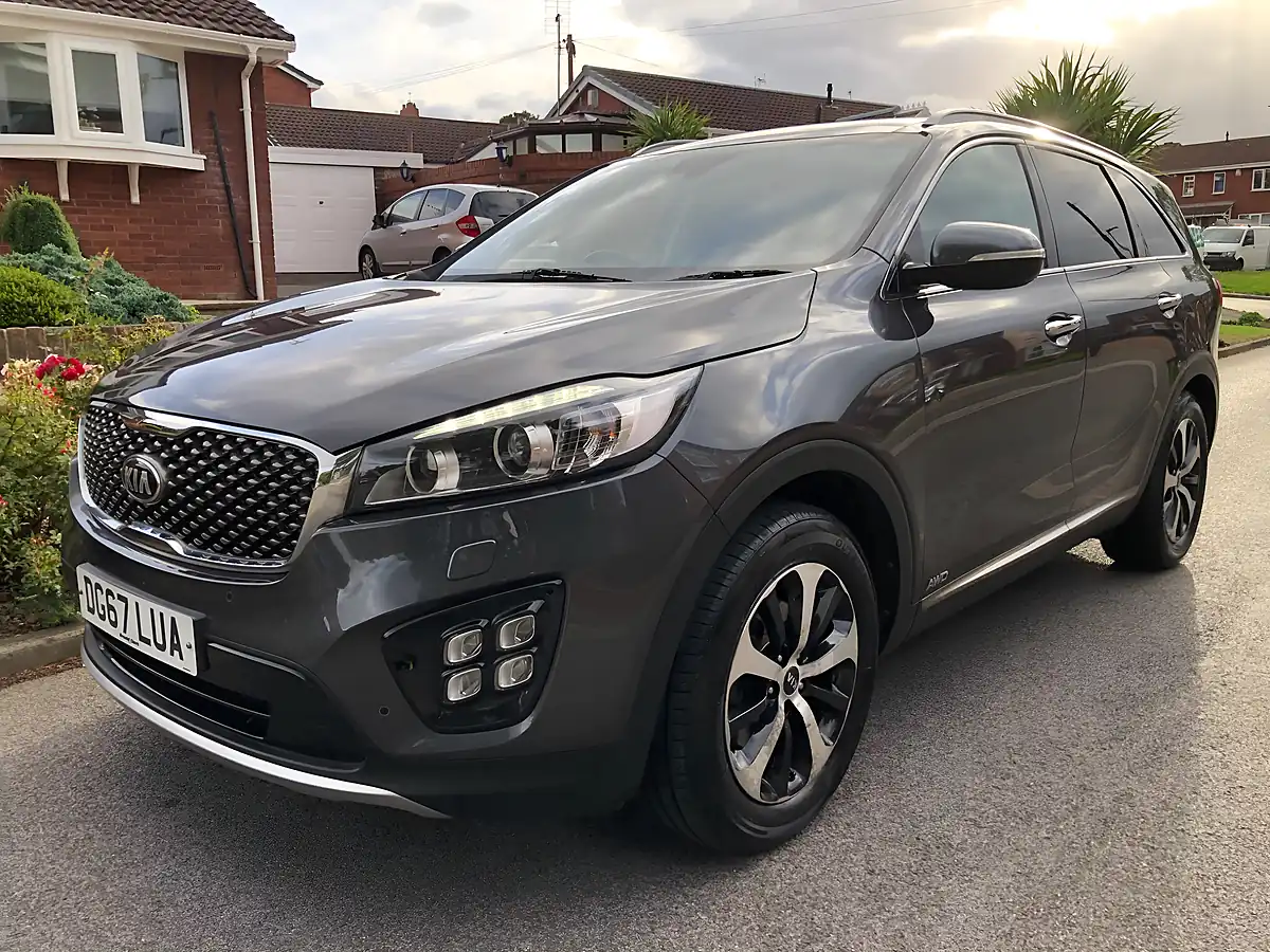Used 2017 Kia Sorento KX-3 Grey - Interior and Exterior details 7
