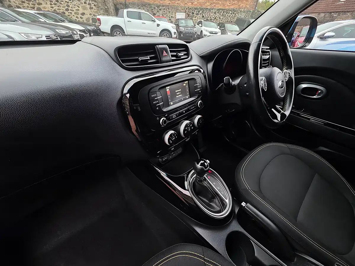 Used 2017 Kia Soul Urban Caribbean Blue Metallic - Interior and Exterior details 11