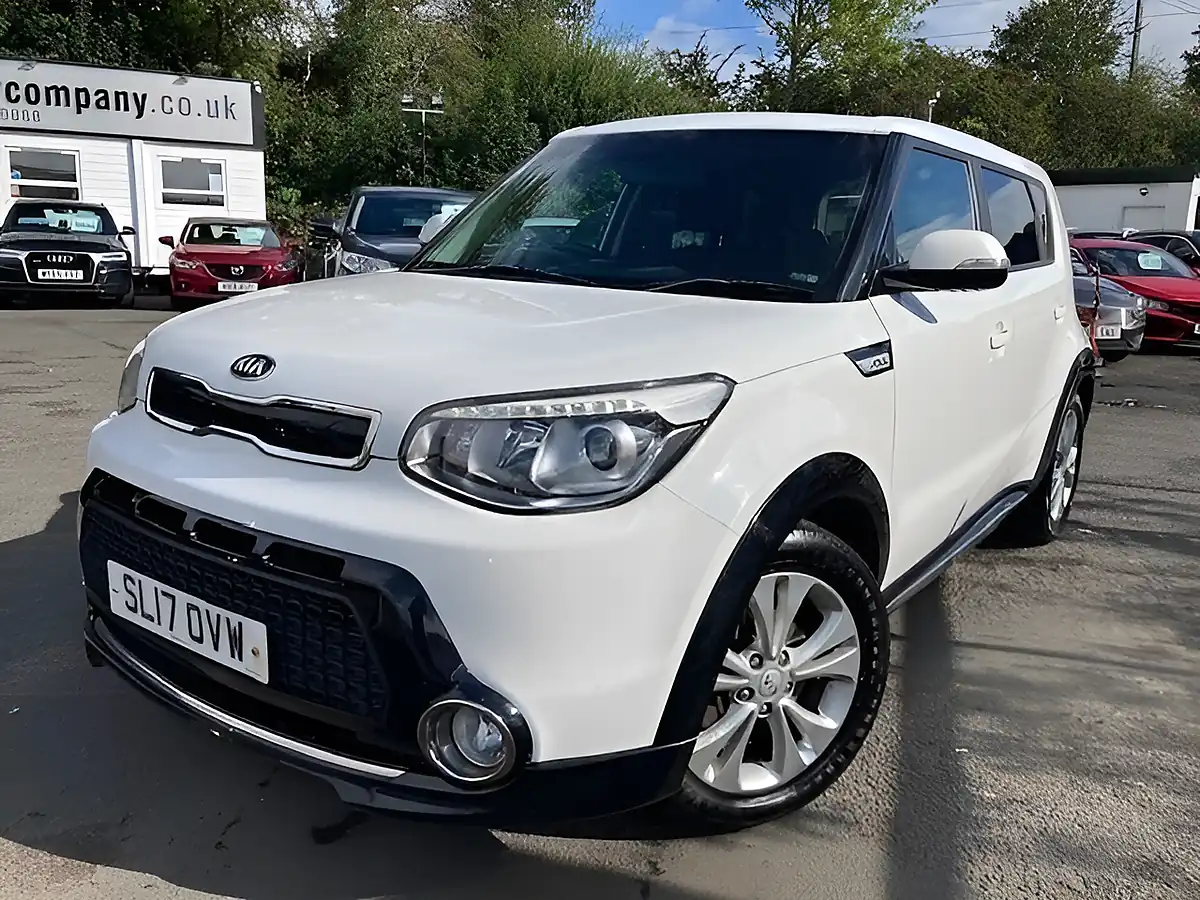 Used 2017 Kia Soul Urban White - Front View