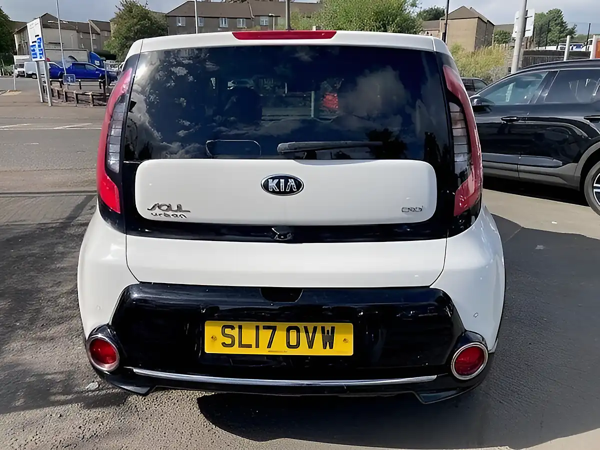 Used 2017 Kia Soul Urban White - Interior and Exterior details 10
