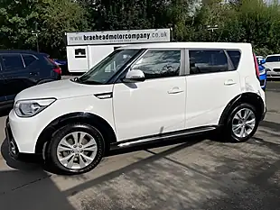 Used 2017 Kia Soul Urban White - Interior and Exterior details 11