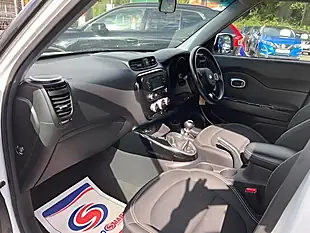 Used 2017 Kia Soul Urban White - Interior and Exterior details 12