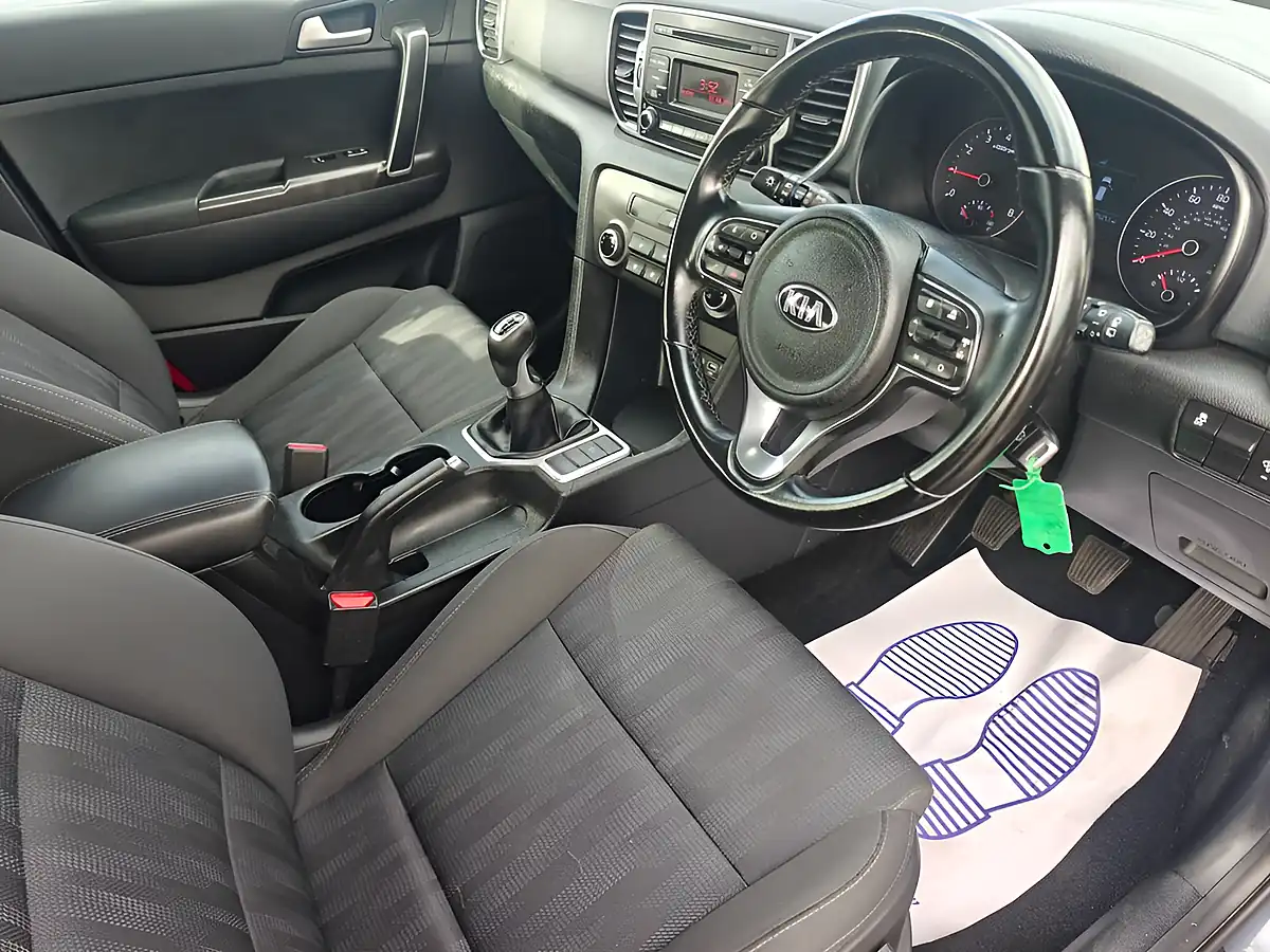 Used 2017 Kia Sportage 1 Blue - Interior and Exterior details 4