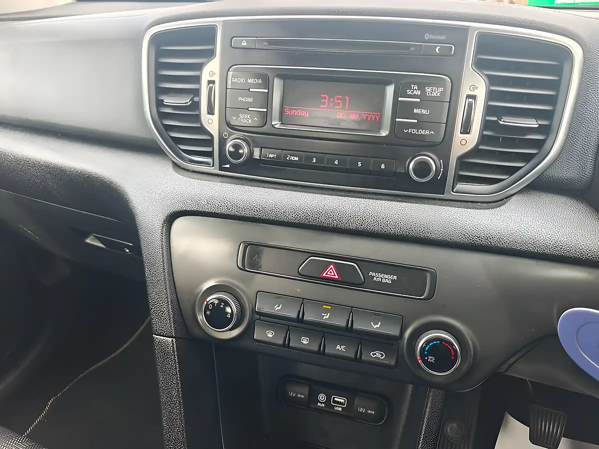 Used 2017 Kia Sportage 1 Blue - Interior and Exterior details 7