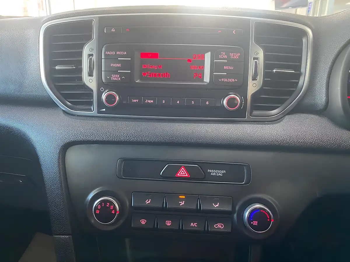 Used 2017 Kia Sportage 1 Blue - Interior and Exterior details 14