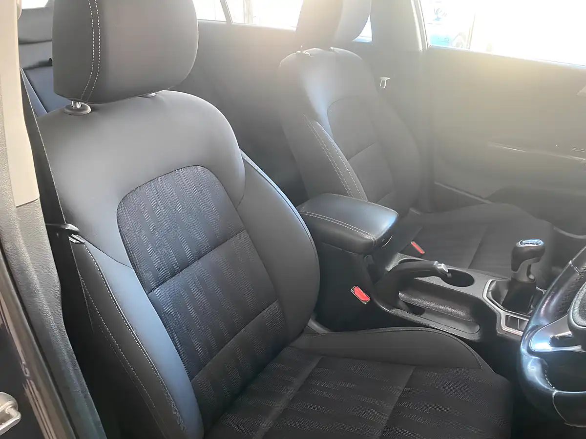 Used 2017 Kia Sportage 1 Blue - Interior and Exterior details 17