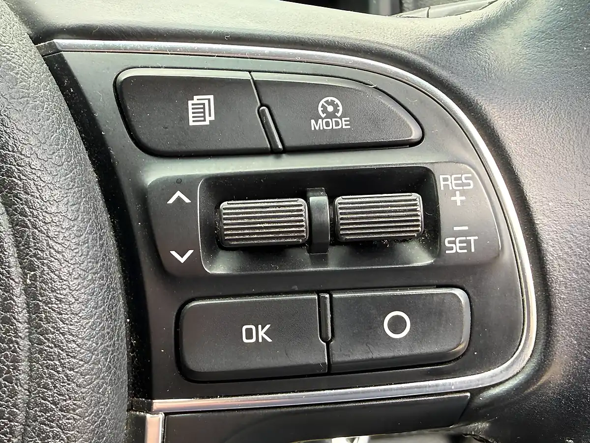 Used 2017 Kia Sportage 1 White - Interior and Exterior details 16